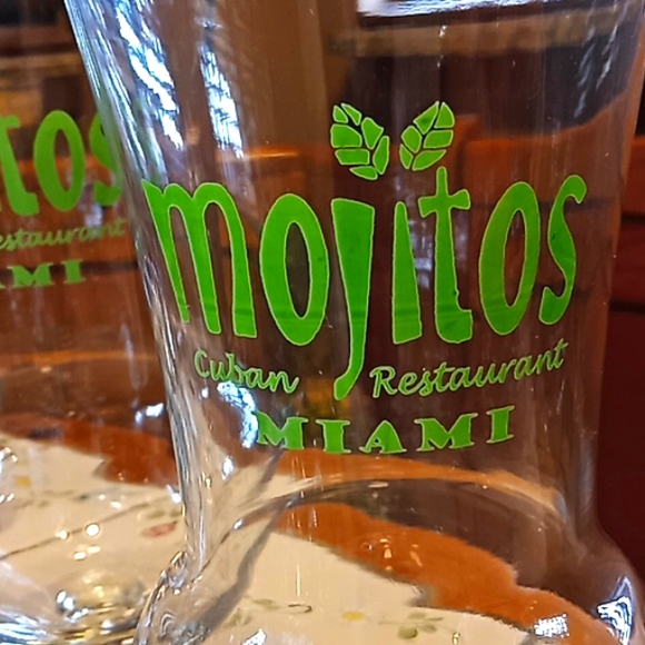 Vintage Mojitos Miami Cuban Restaurant 8" Hurricane Cocktail Glasses. Set of 11. - Picture 13 of 16